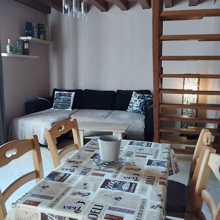 شقة Autry-le-Chatel  في Charmante Petite Maison De Bourg المظهر الخارجي الصورة