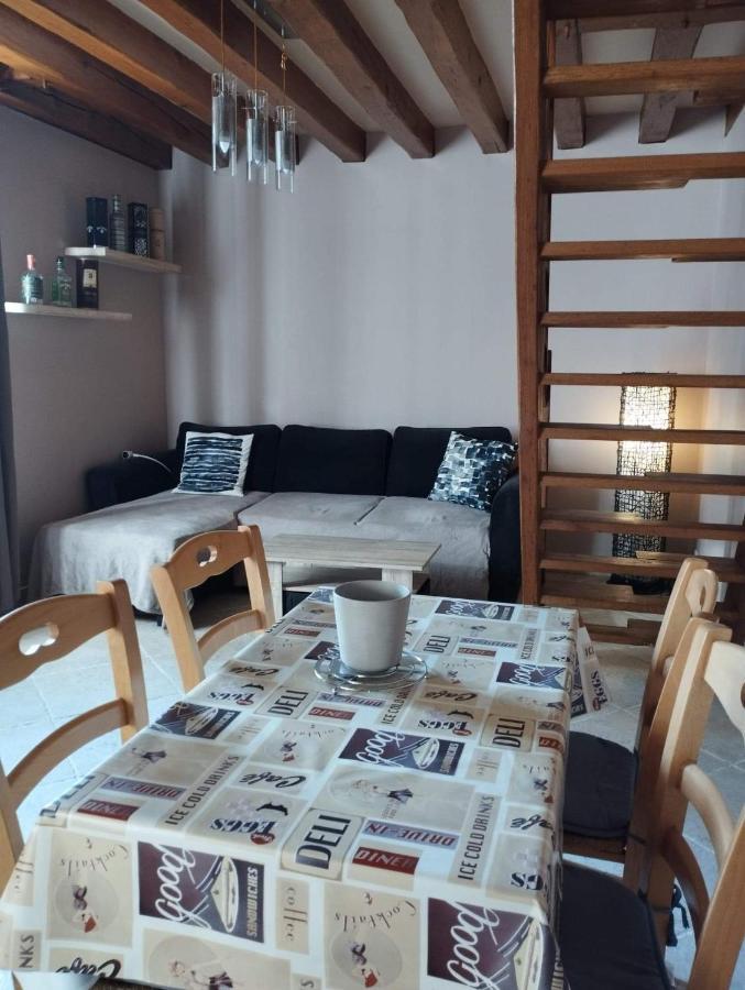 شقة Autry-le-Chatel  في Charmante Petite Maison De Bourg المظهر الخارجي الصورة
